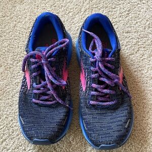 Women’s Ghost 13 Brooks running shoes. 7.5